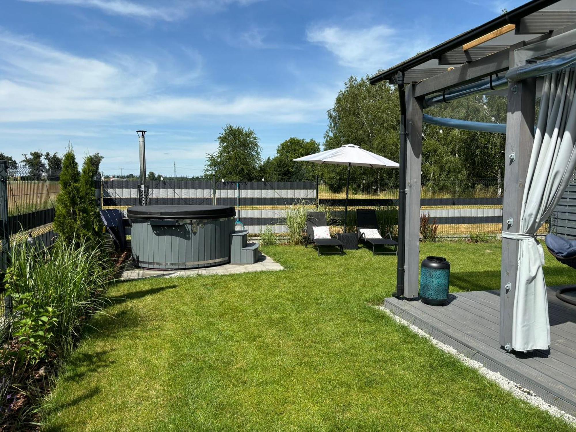 Jej I Jego - Eleganckie Domki Z Balia Na Wylacznosc Niewiesze Exterior photo